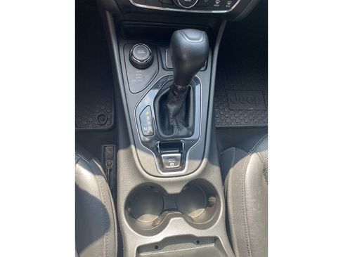 Used 2019 Jeep Cherokee Limited AWD/4WD image 19