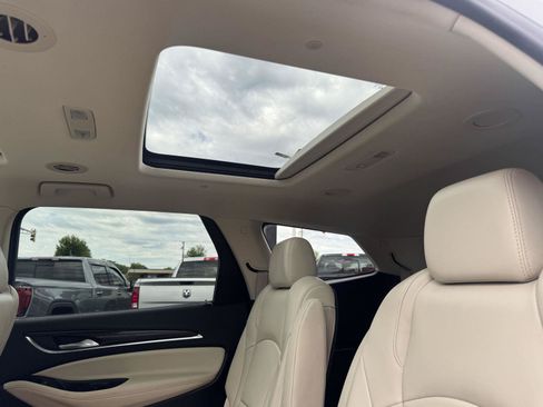 Used 2022 Buick Enclave Essence w/ Experience Buick Package FWD image 35
