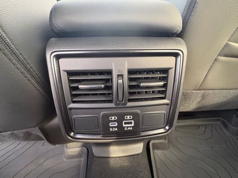 Used 2025 Subaru Forester Limited AWD/4WD image 32