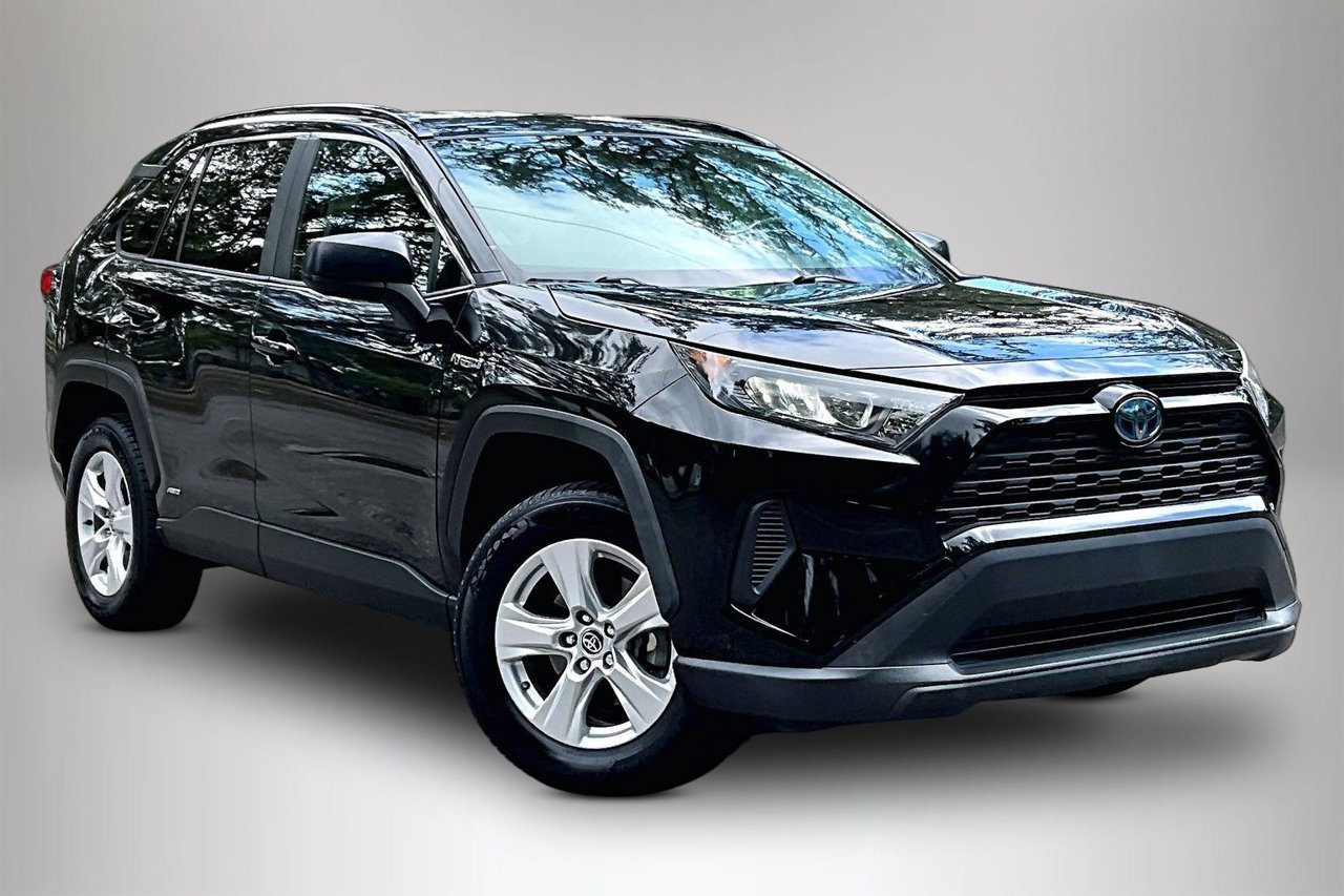 Used 2020 Toyota RAV4 LE AWD/4WD image 2