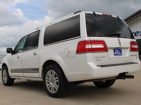 Used 2012 Lincoln Navigator L 4WD image 7