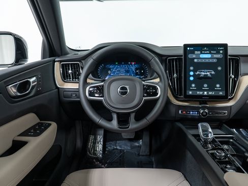 New 2026 Volvo XC60 B5 Plus w/ Climate Package image 17