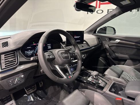 Used 2025 Audi SQ5 Prestige image 11