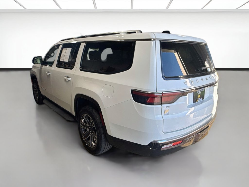 Used 2024 Jeep Wagoneer L Series II w/ Flexible Seating Group AWD/4WD image 8