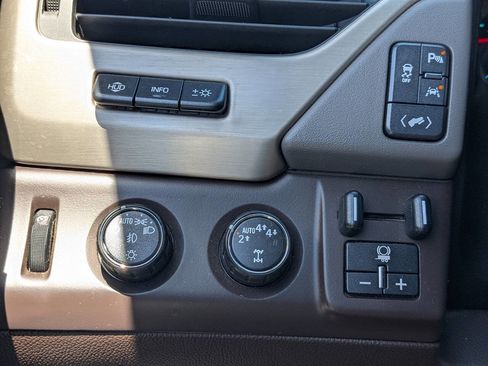 Used 2017 GMC Yukon Denali w/ Open Road Package image 34