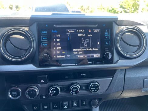 Used 2018 Toyota Tacoma TRD Sport w/ Technology Package AWD/4WD image 9