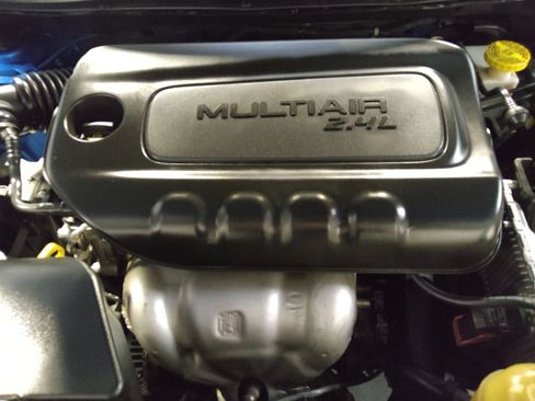 Used 2021 Jeep Cherokee Latitude Plus FWD image 30