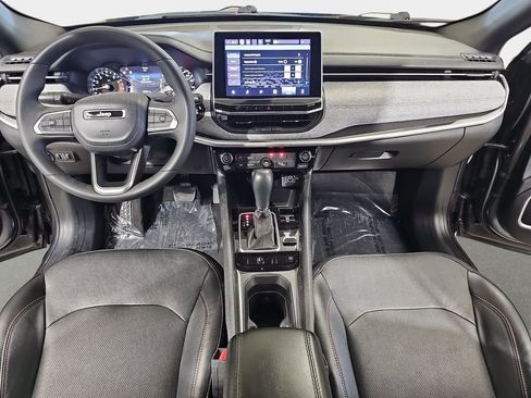 Used 2023 Jeep Compass Latitude AWD/4WD image 10