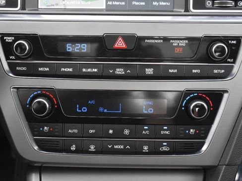 Used 2015 Hyundai Sonata Limited w/ Option Group 06 FWD image 26