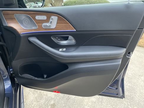 Certified 2025 Mercedes-Benz GLS 450 4MATIC image 51