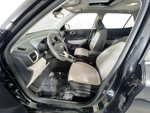 Used 2023 Hyundai Venue SEL w/ Cargo Package image 19