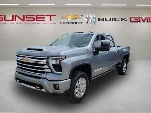 Certified 2025 Chevrolet Silverado 2500 High Country w/ High Country Premium Package AWD/4WD image 8