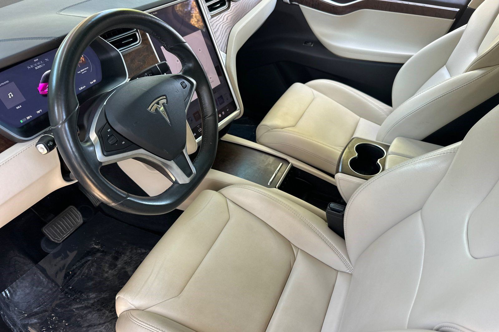 Used 2018 Tesla Model X 75D AWD/4WD image 4