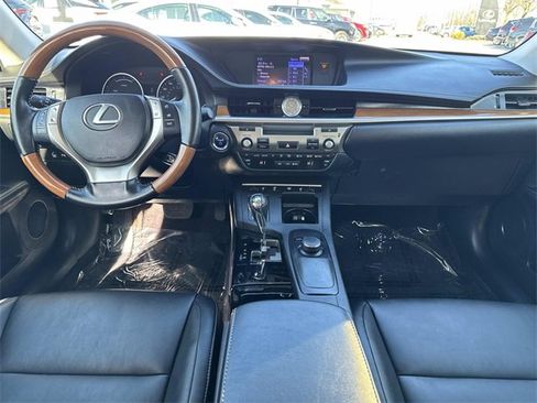 Used 2013 Lexus ES 300h image 15