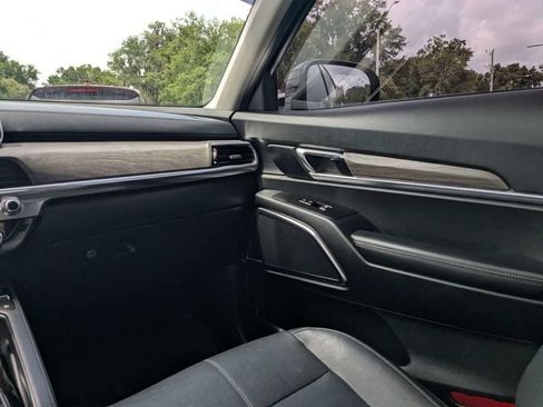 Used 2022 Kia Telluride SX w/ Nightfall Edition Package AWD/4WD image 16
