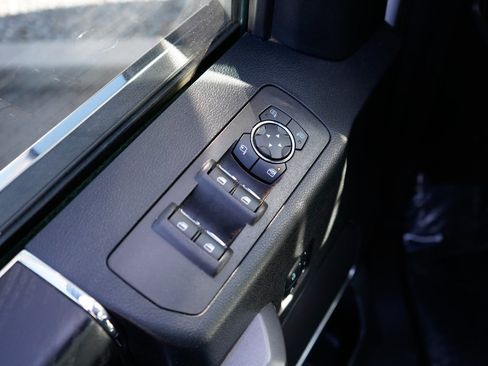 Used 2018 Ford F150 Platinum w/ Equipment Group 701A Luxury AWD/4WD image 22