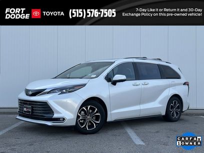 Used 2025 Toyota Sienna Platinum