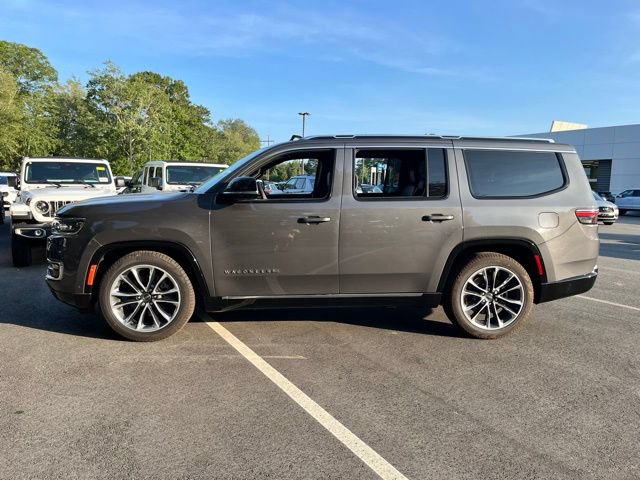 Used 2023 Jeep Wagoneer Series III w/ Premium Group I AWD/4WD image 14