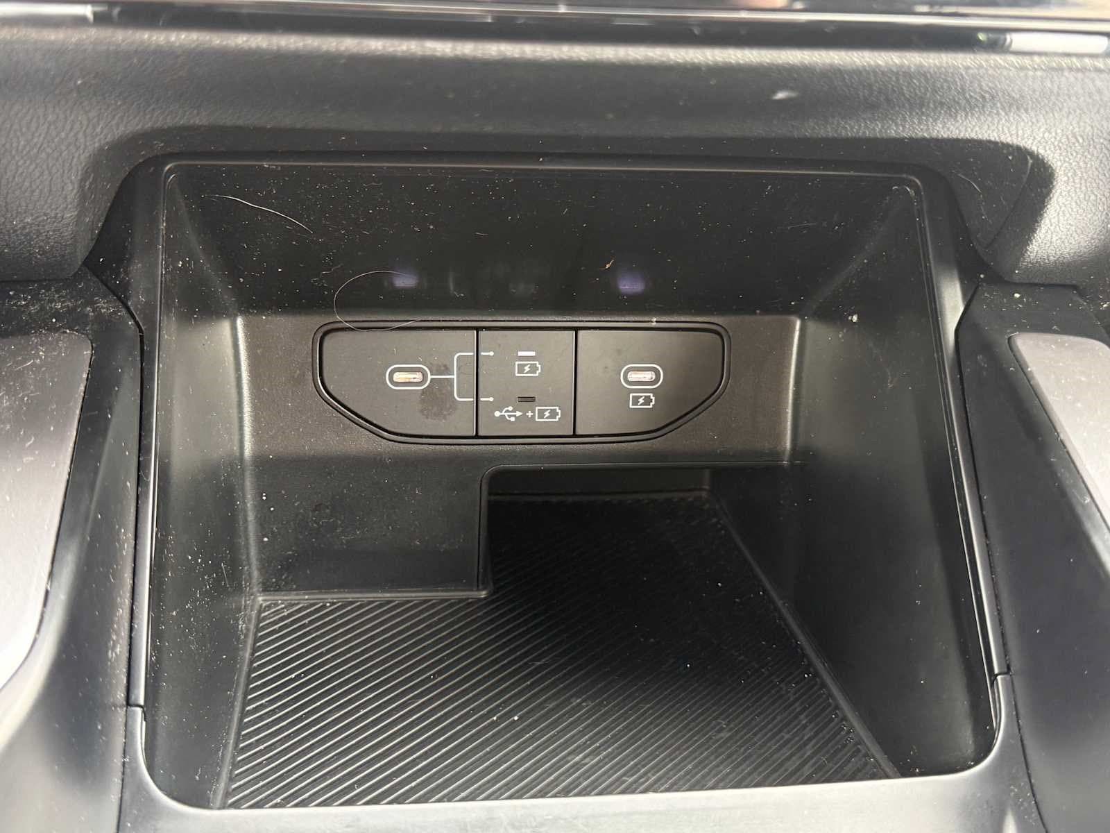 Used 2025 Kia Sorento LX FWD image 25