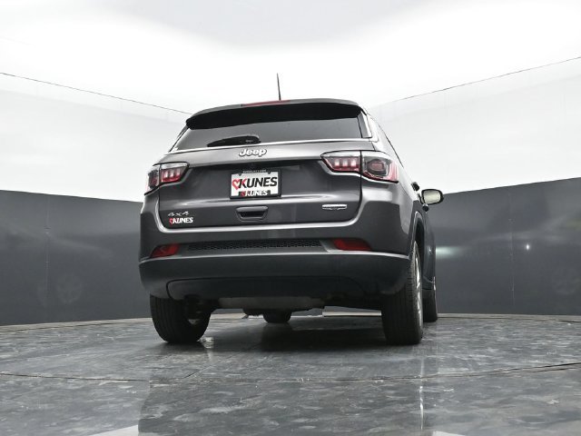 Used 2024 Jeep Compass Latitude AWD/4WD image 44