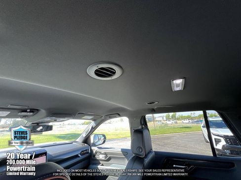 Certified 2025 GMC Yukon AT4 AWD/4WD image 25