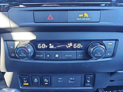 Used 2023 Nissan Frontier PRO-4X w/ Pro-4X Premium Package image 29