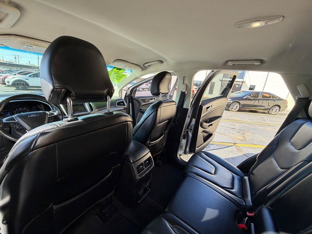 Used 2015 Ford Edge Titanium w/ Technology Package AWD/4WD image 17