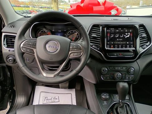 Used 2019 Jeep Cherokee Limited image 13