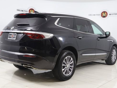 Used 2023 Buick Enclave Essence AWD/4WD image 3