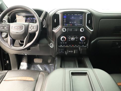 Used 2022 GMC Sierra 2500 AT4 w/ AT4 Premium Plus Package AWD/4WD image 19