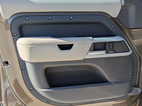 Certified 2023 Land Rover Defender 110 SE image 12