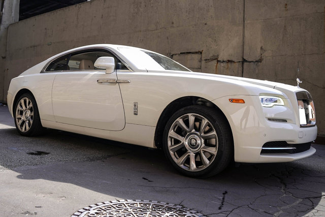 Used 2017 Rolls-Royce Wraith RWD image 12