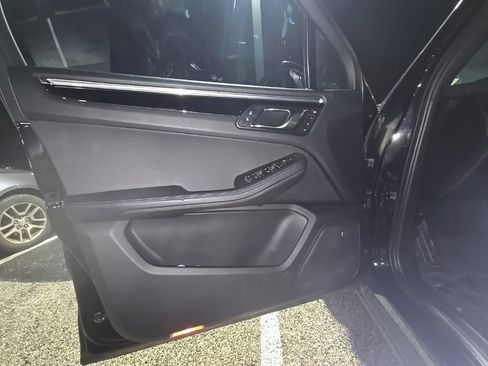 Used 2022 Porsche Macan image 7