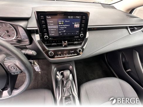 Used 2022 Toyota Corolla LE FWD image 25