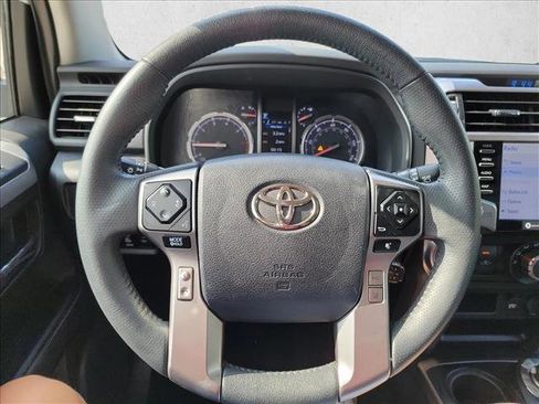 Used 2022 Toyota 4Runner TRD Sport AWD/4WD image 18
