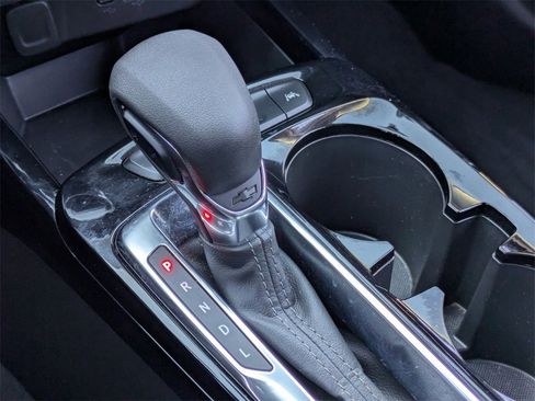 Used 2025 Chevrolet Trax LT w/ LT Convenience Package image 23