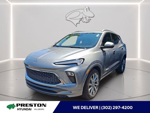 Used 2024 Buick Encore GX Avenir w/ Avenir Convenience Package FWD image 1