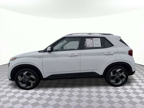 Used 2026 Hyundai Venue SEL FWD image 6