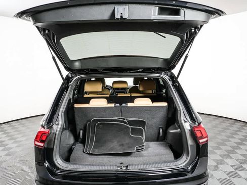 Certified 2023 Volkswagen Tiguan SE w/ Panoramic Sunroof Package image 34