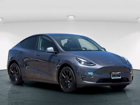 Used 2023 Tesla Model Y Long Range AWD/4WD image 9