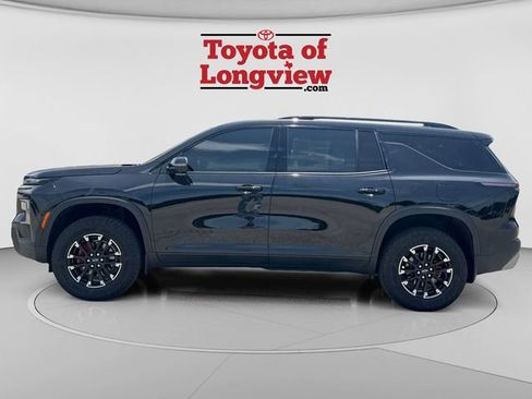 Used 2024 Chevrolet Traverse Z71 AWD/4WD image 2