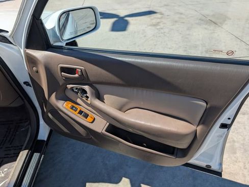 Used 1996 Toyota Camry LE FWD image 29