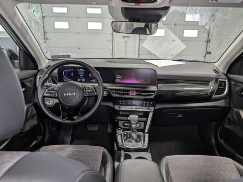 Used 2025 Kia Seltos S AWD/4WD image 12