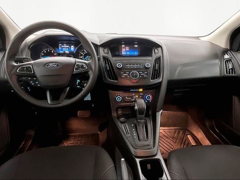 Used 2018 Ford Focus SE image 7