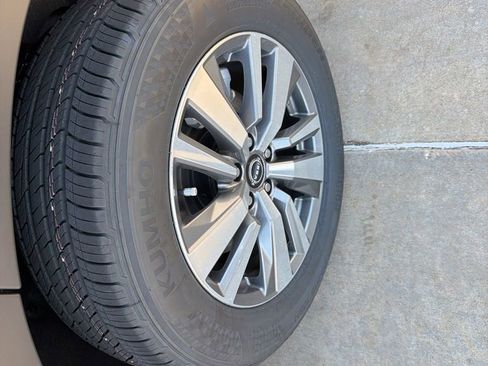 New 2026 Nissan Pathfinder SL FWD image 9