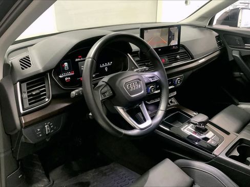 Certified 2023 Audi Q5 2.0T Premium Plus w/ Premium Plus Package image 2