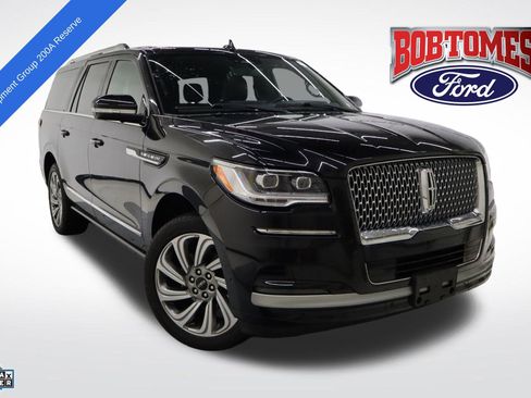 Used 2022 Lincoln Navigator L Reserve image 1
