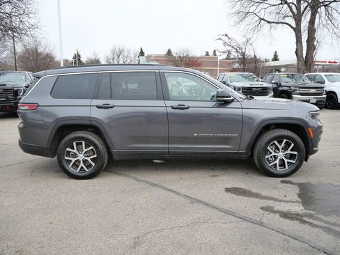 Used 2024 Jeep Grand Cherokee L Limited w/ Luxury Tech Group II image 11