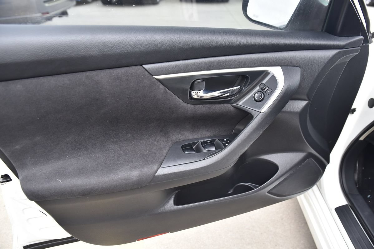 Used 2013 Nissan Altima 2.5 S FWD image 8