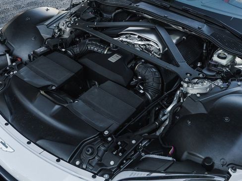 Used 2019 Aston Martin V8 Vantage Coupe image 31